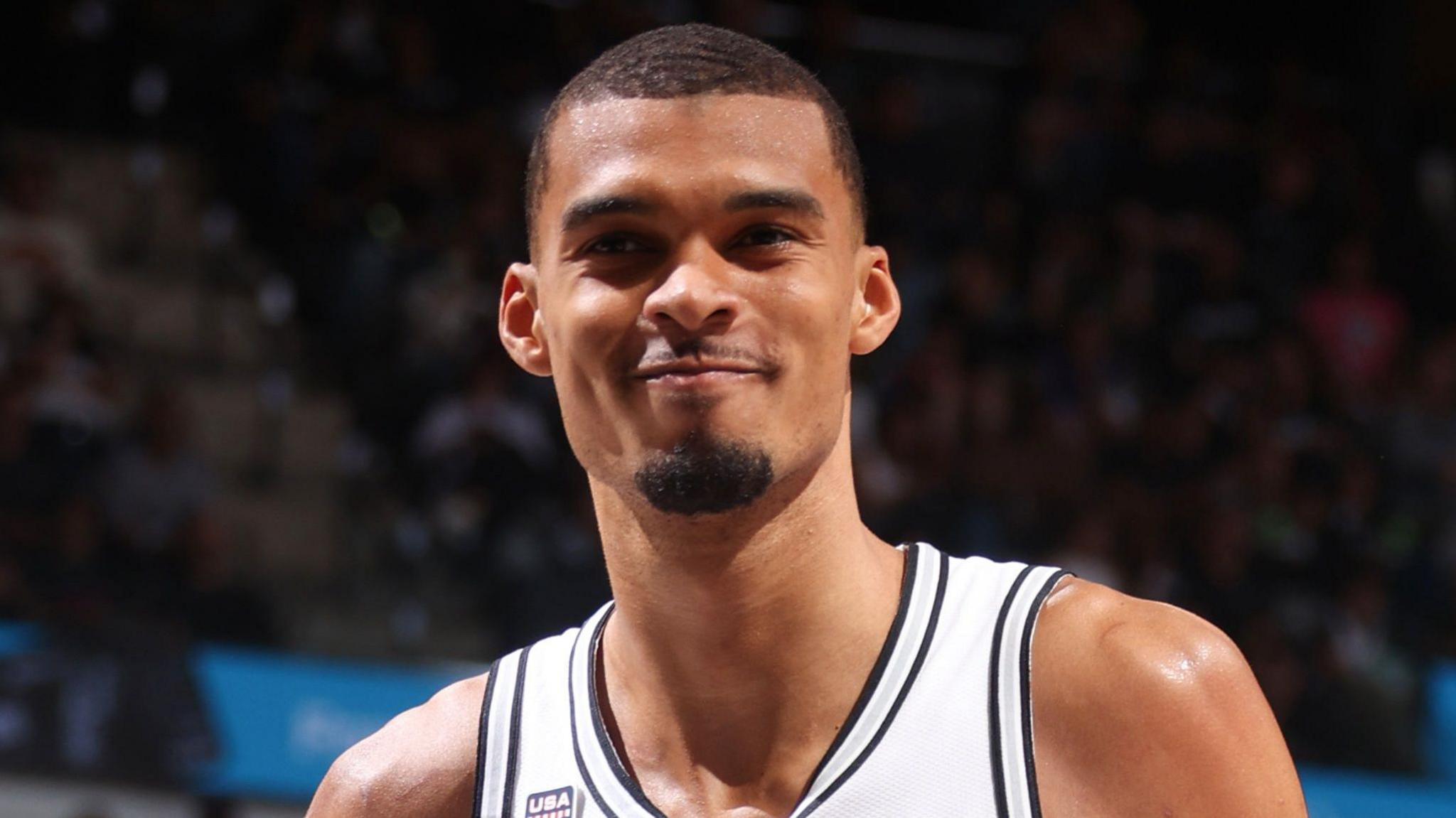 特朗普称NBA明星勒布朗·詹姆斯或许是"种族主义者"